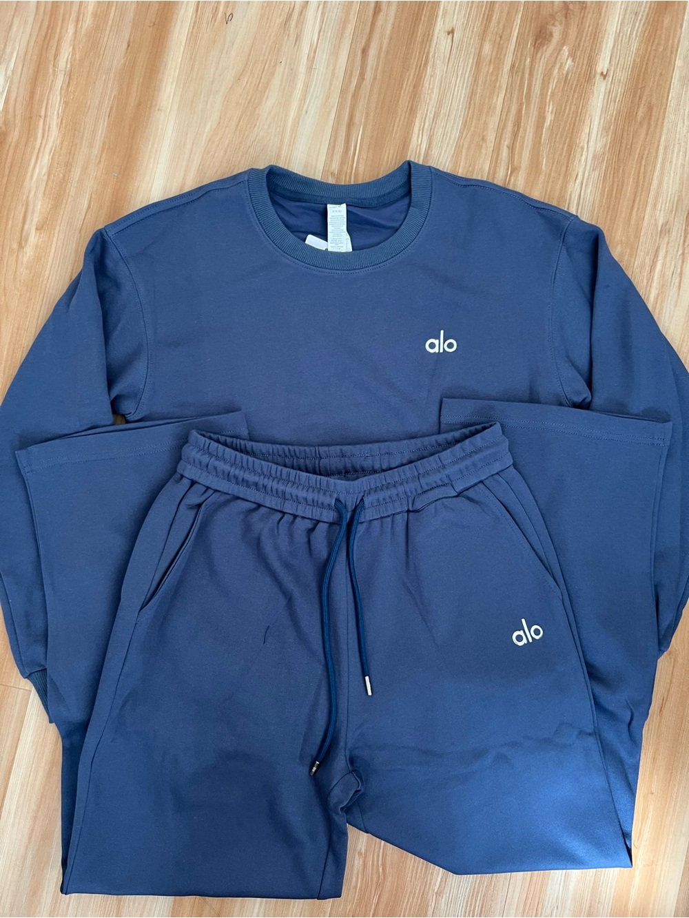 Alo Navy Logo Sweatshirt & Jogger Set - Picture 5 of 5